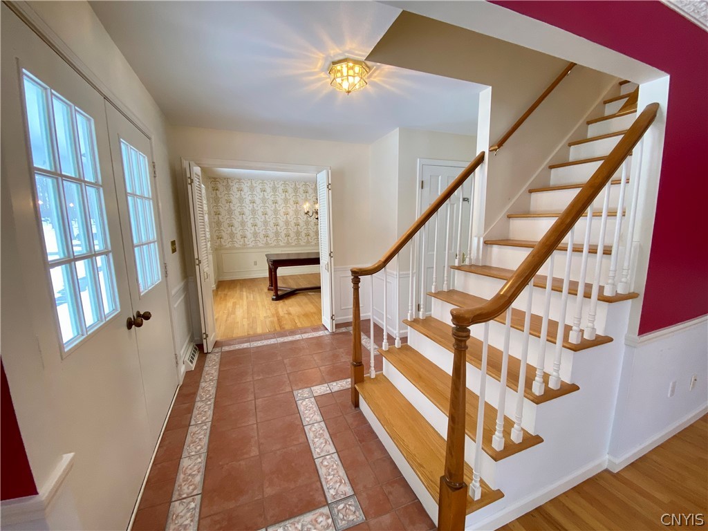 7492 Armstrong Road Manlius, NY 13104 - Photo 10 of 50