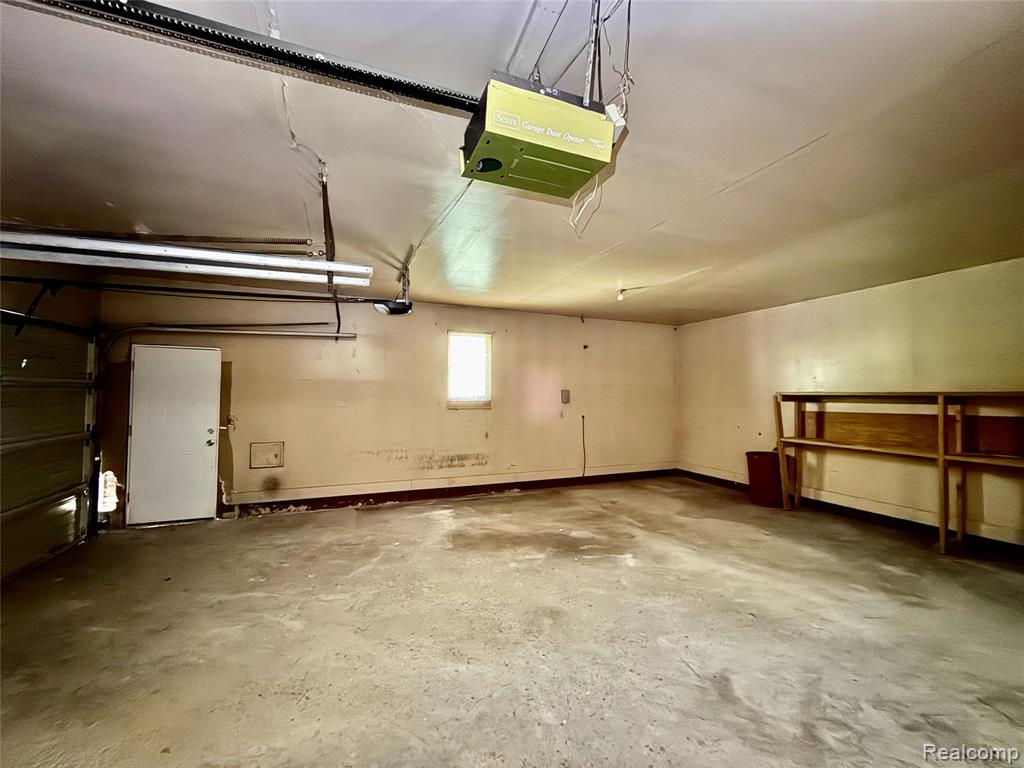 1015 West Carpenter Road Flint, MI 48505 - Photo 17 of 17 Gallery Image 17