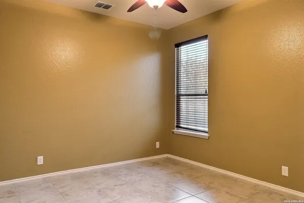 $1,700 | 211 Finch Knoll, San Antonio, TX 78253