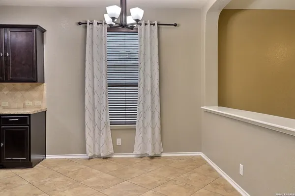 $1,700 | 211 Finch Knoll, San Antonio, TX 78253