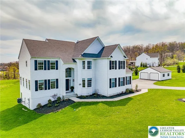 $1,050,000 | 7300 Mount Vernon Drive, Zionsville, PA 18092