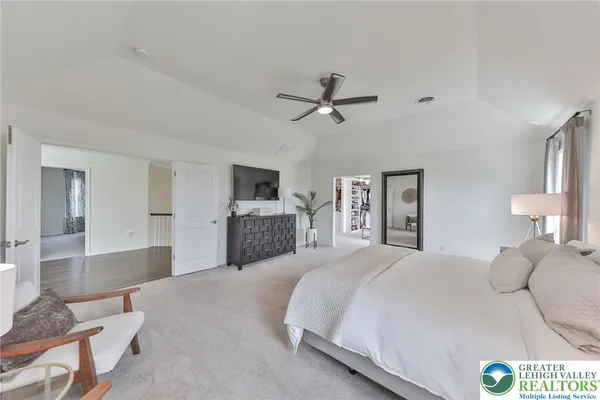 $1,050,000 | 7300 Mount Vernon Drive, Zionsville, PA 18092