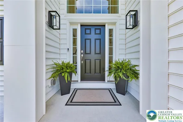 $1,050,000 | 7300 Mount Vernon Drive, Zionsville, PA 18092