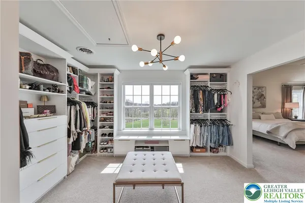 $1,050,000 | 7300 Mount Vernon Drive, Zionsville, PA 18092