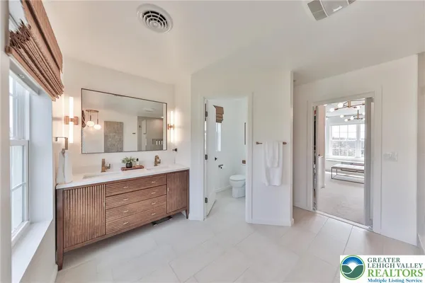 $1,050,000 | 7300 Mount Vernon Drive, Zionsville, PA 18092