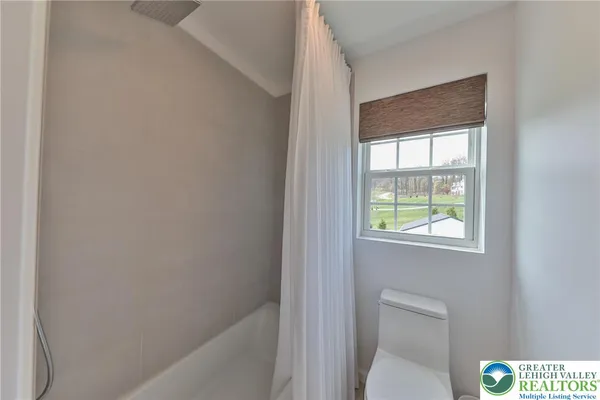 $1,050,000 | 7300 Mount Vernon Drive, Zionsville, PA 18092