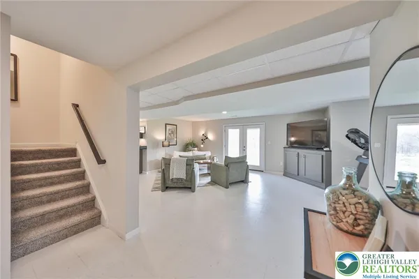 $1,050,000 | 7300 Mount Vernon Drive, Zionsville, PA 18092
