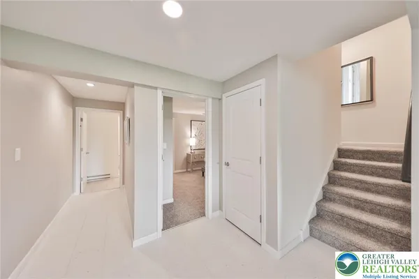 $1,050,000 | 7300 Mount Vernon Drive, Zionsville, PA 18092