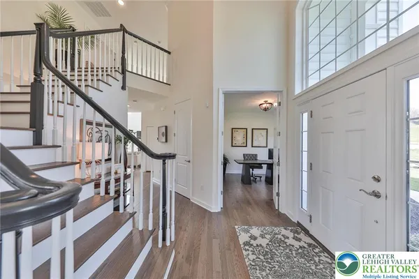 $1,050,000 | 7300 Mount Vernon Drive, Zionsville, PA 18092