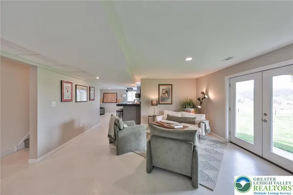 $1,050,000 | 7300 Mount Vernon Drive, Zionsville, PA 18092