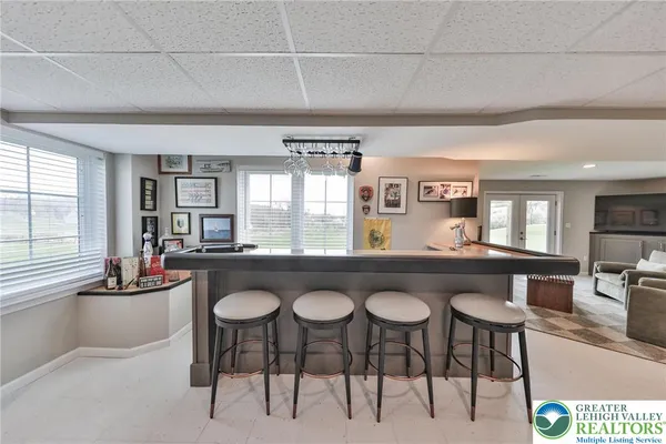 $1,050,000 | 7300 Mount Vernon Drive, Zionsville, PA 18092