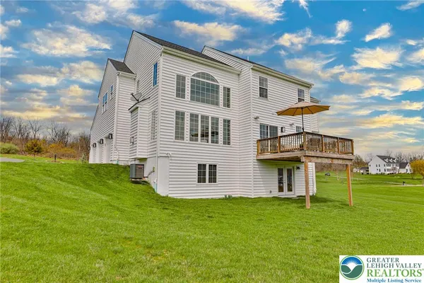$1,050,000 | 7300 Mount Vernon Drive, Zionsville, PA 18092