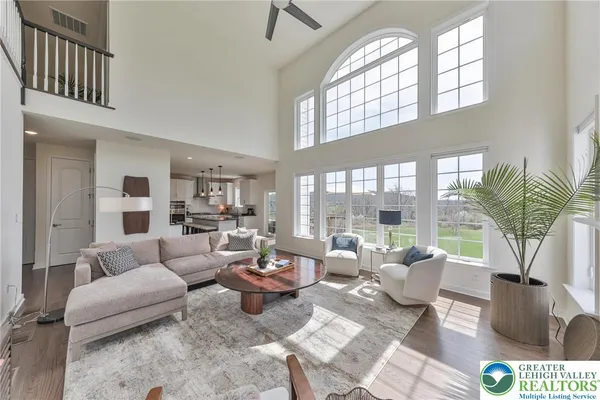 $1,050,000 | 7300 Mount Vernon Drive, Zionsville, PA 18092