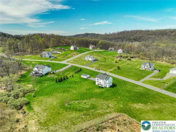 $1,050,000 | 7300 Mount Vernon Drive, Zionsville, PA 18092
