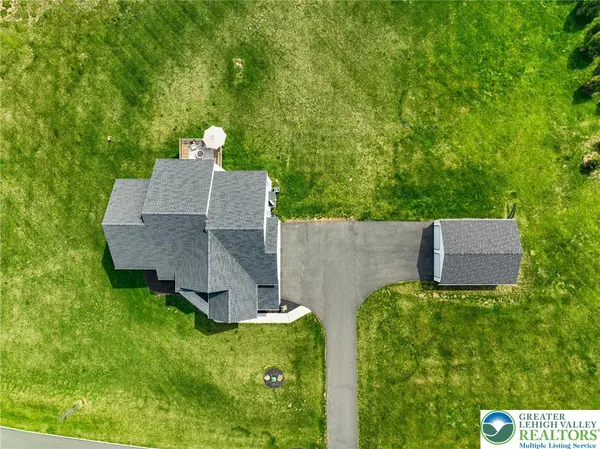 $1,050,000 | 7300 Mount Vernon Drive, Zionsville, PA 18092