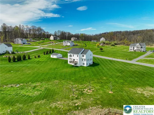 $1,050,000 | 7300 Mount Vernon Drive, Zionsville, PA 18092