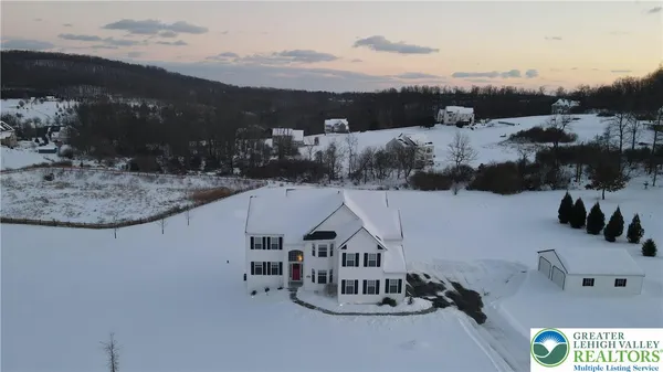 $1,050,000 | 7300 Mount Vernon Drive, Zionsville, PA 18092