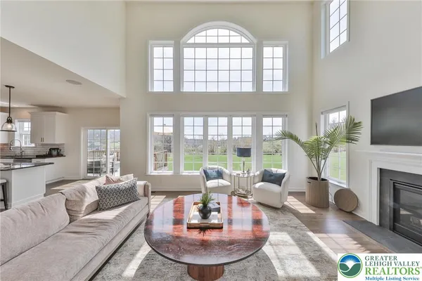 $1,050,000 | 7300 Mount Vernon Drive, Zionsville, PA 18092