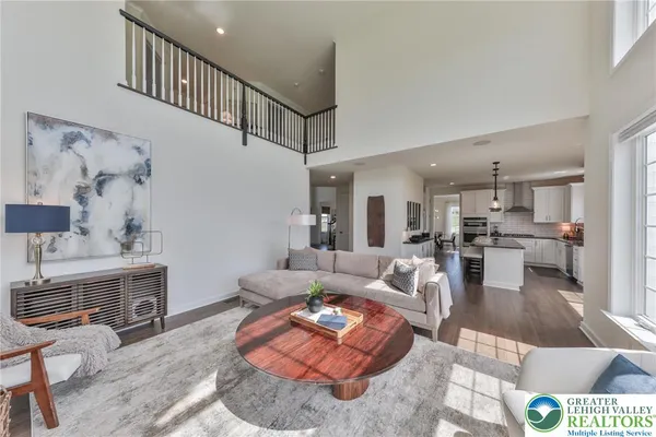 $1,050,000 | 7300 Mount Vernon Drive, Zionsville, PA 18092