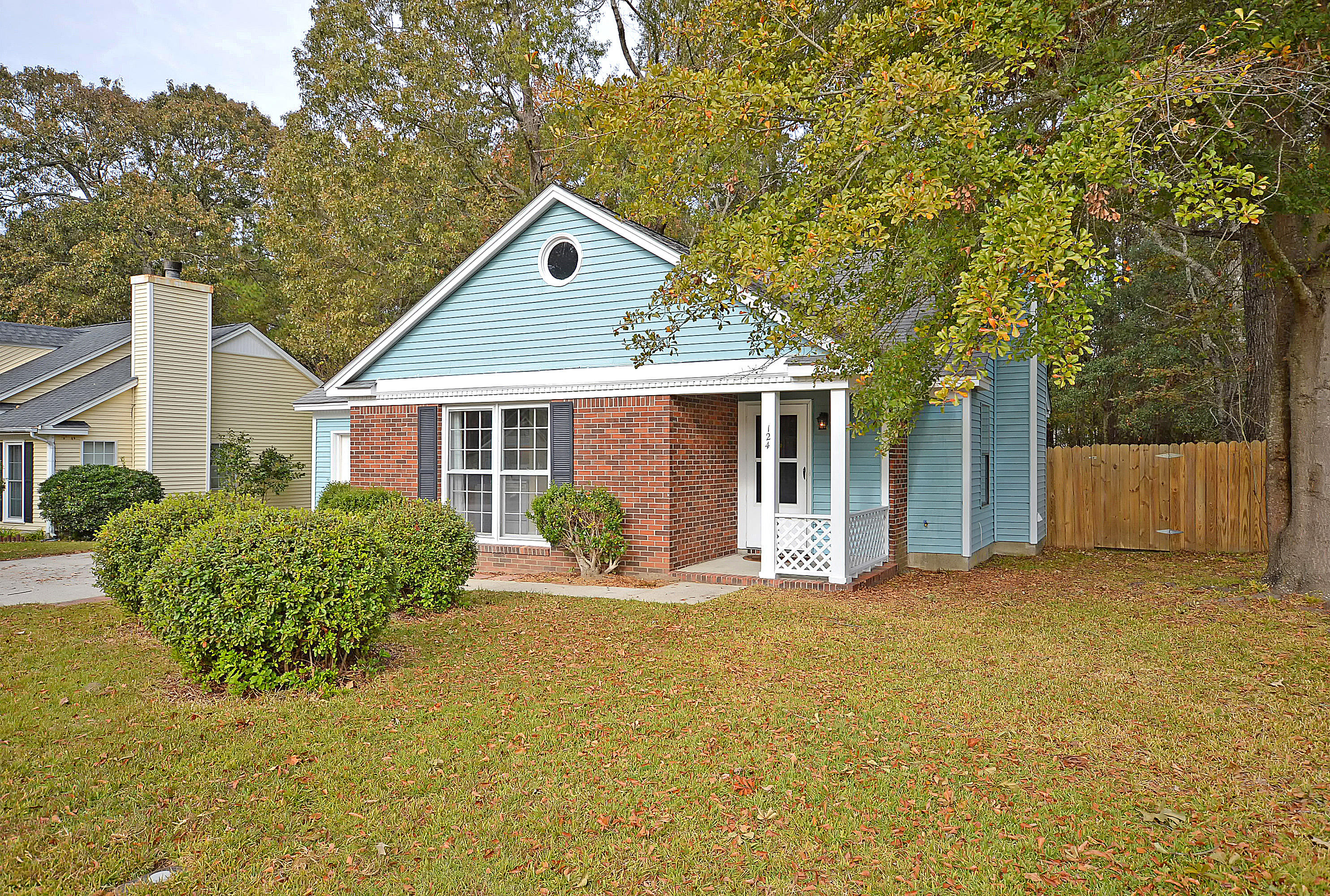 124 Commons Way Goose Creek, SC 29445 - Photo 3 of 23 DSC_0192 copy