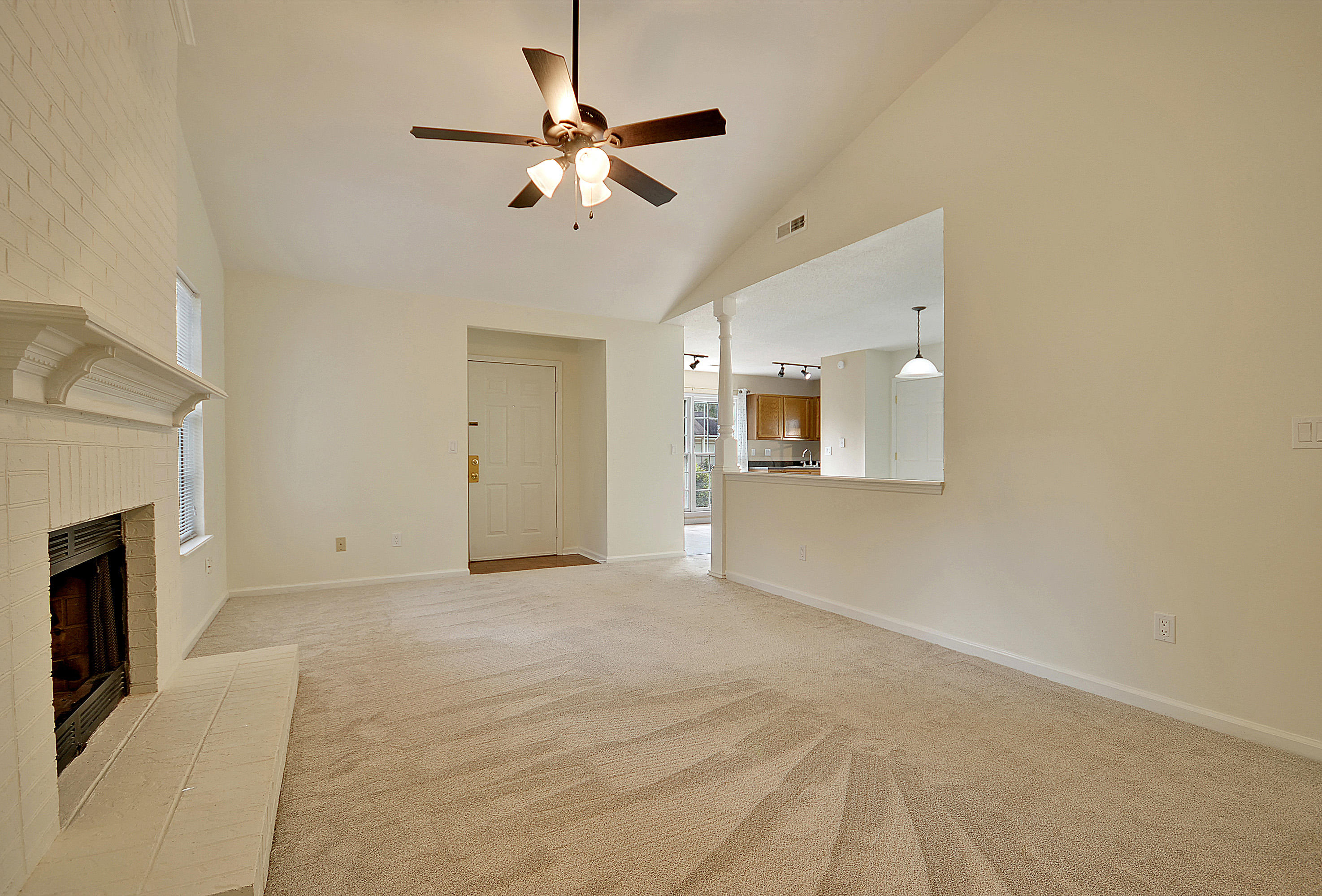 124 Commons Way Goose Creek, SC 29445 - Photo 5 of 23 DSC_0216_DSC_0220 copy