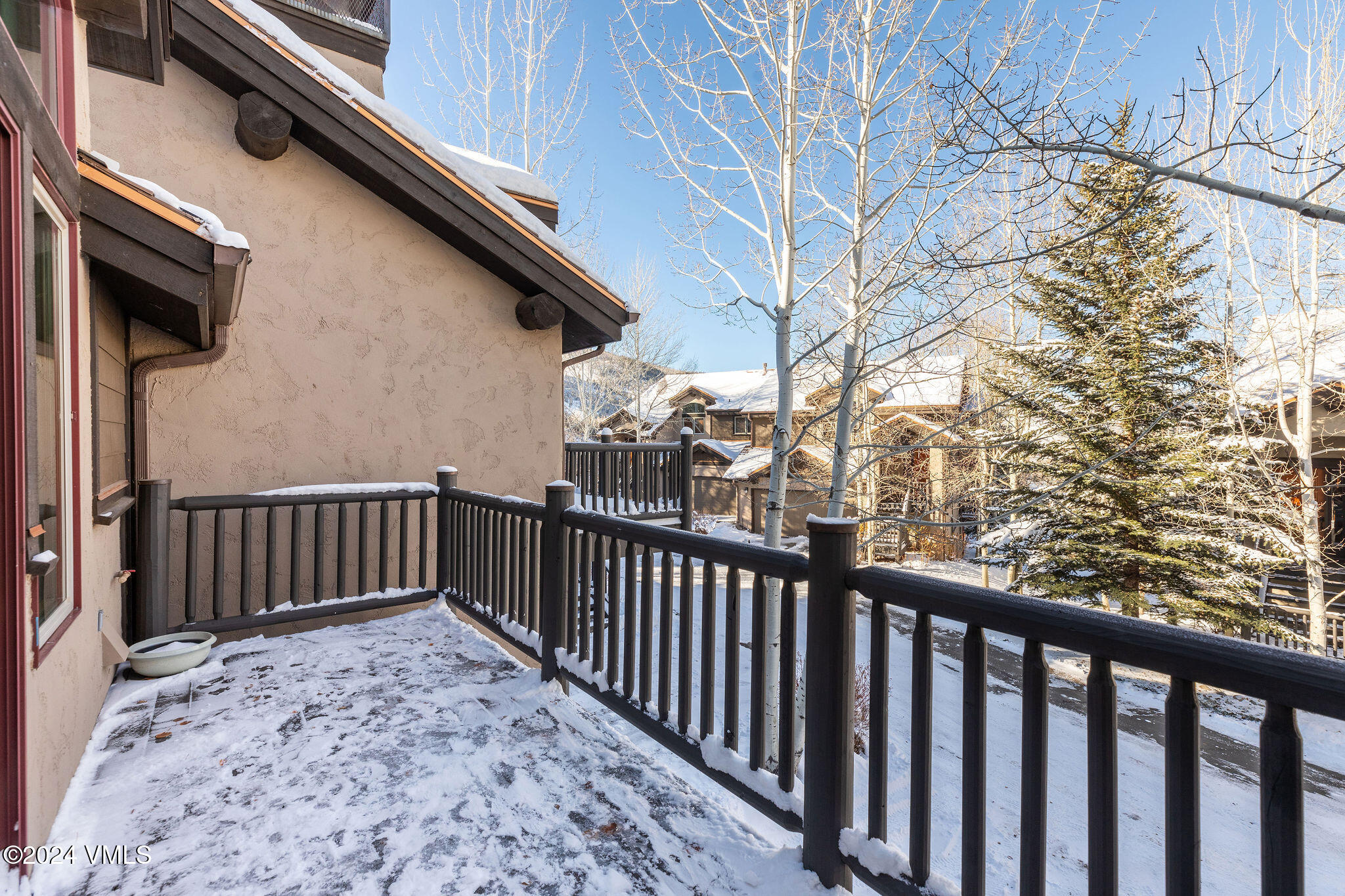 42 Knudson Ranch Road Edwards, CO 81632 - Photo 7 of 22 a view of a pathway of a house
