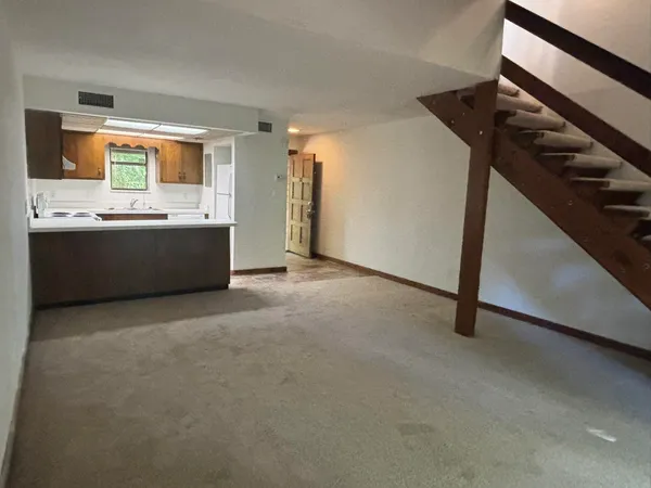 $1,050 | 307 Vantage Point Lane, Unit 32, Tallahassee, FL 32301