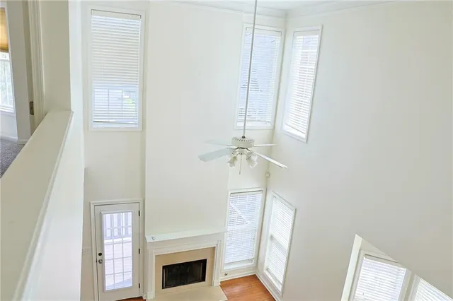 a view of a livingroom with an entryway