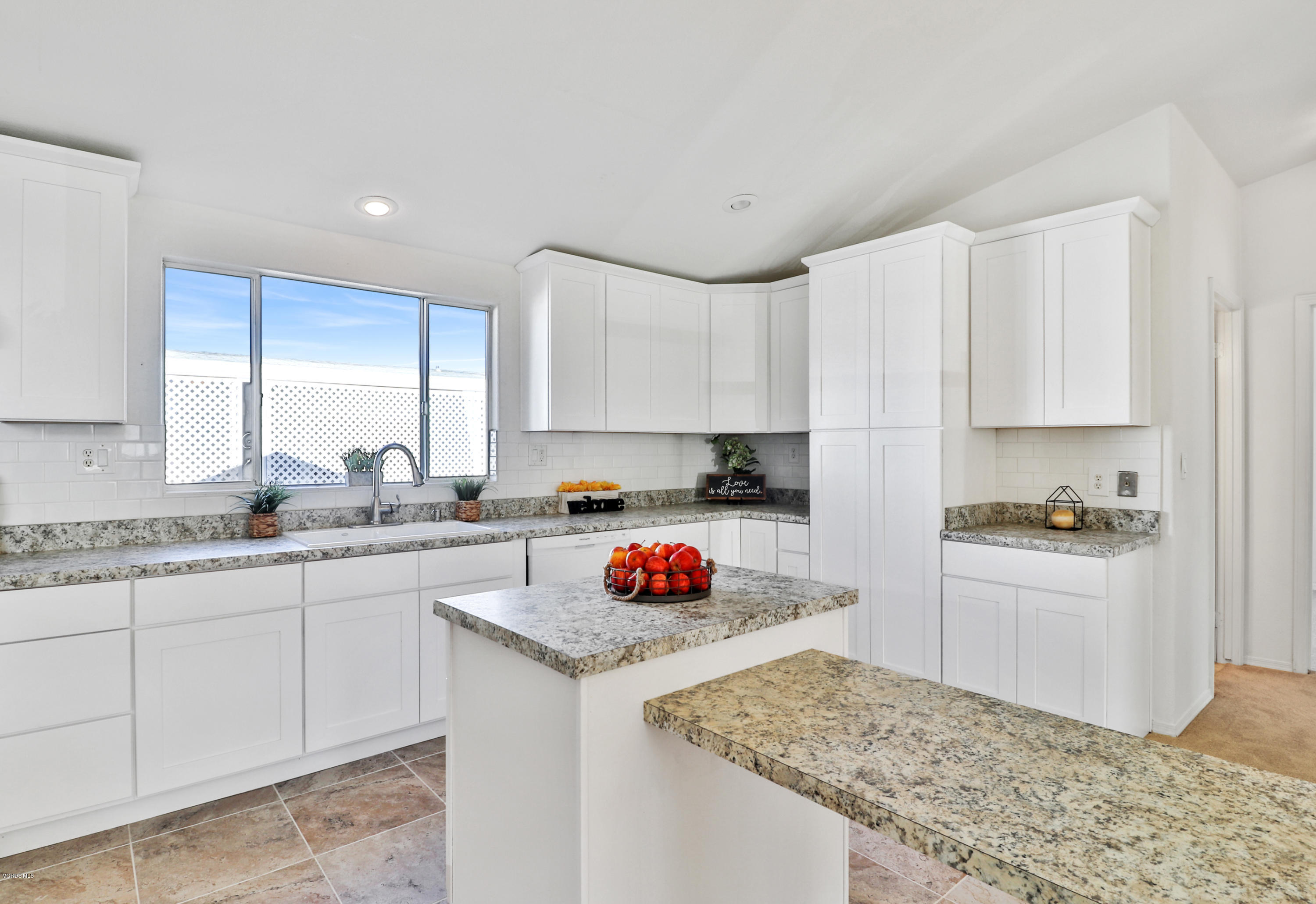 195 Tierra Rejada Road, Unit 215 Simi Valley, CA 93065 - Photo 14 of 32 Look at all these Shaker Cabinets
