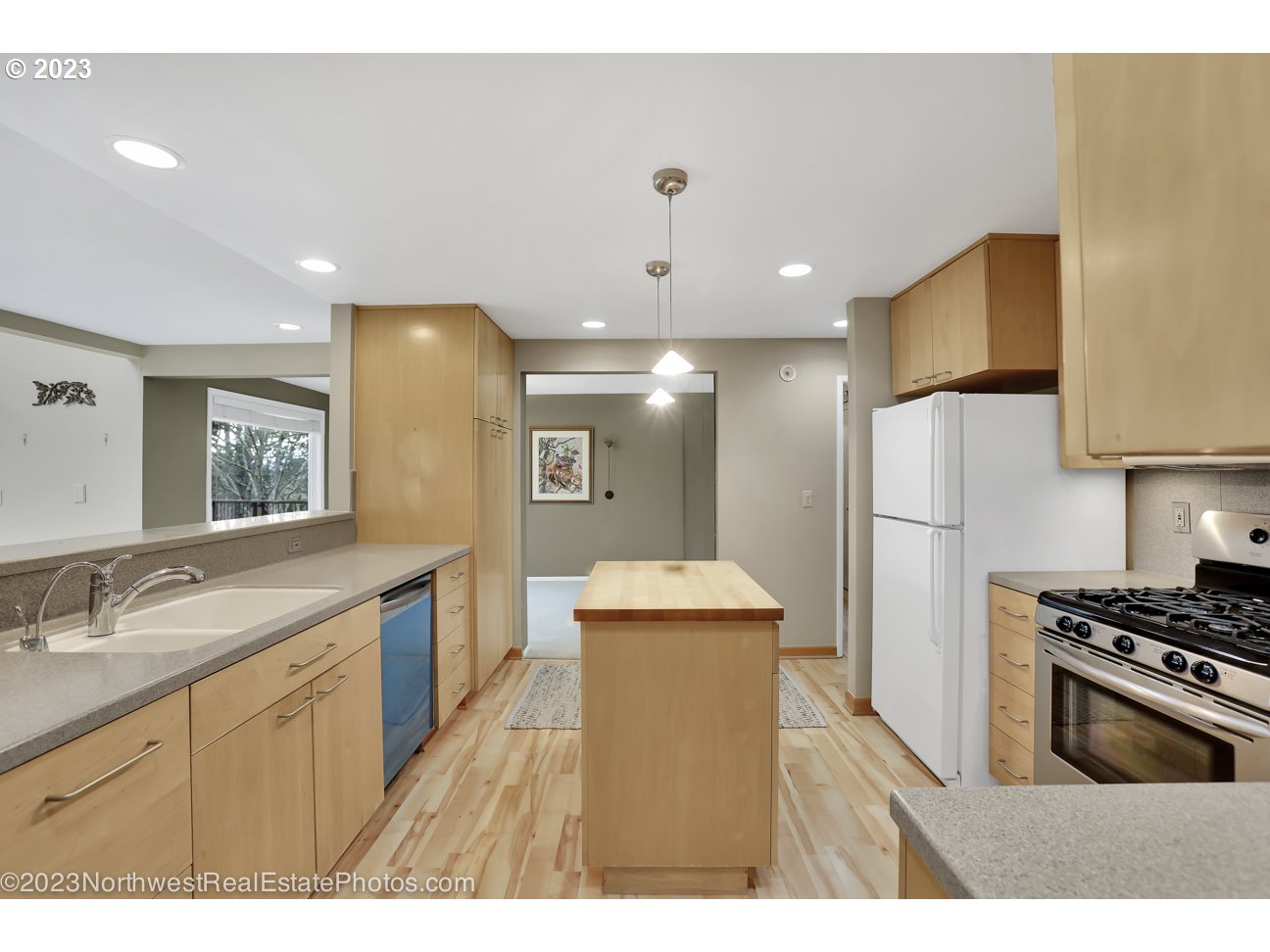 2975 Southwest Raleighview Drive Portland, OR 97225 - Photo 13 of 30 Kitchen