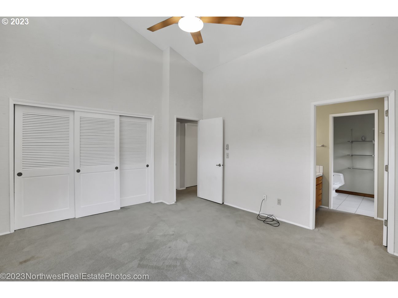 2975 Southwest Raleighview Drive Portland, OR 97225 - Photo 20 of 30 Bedroom, Primary