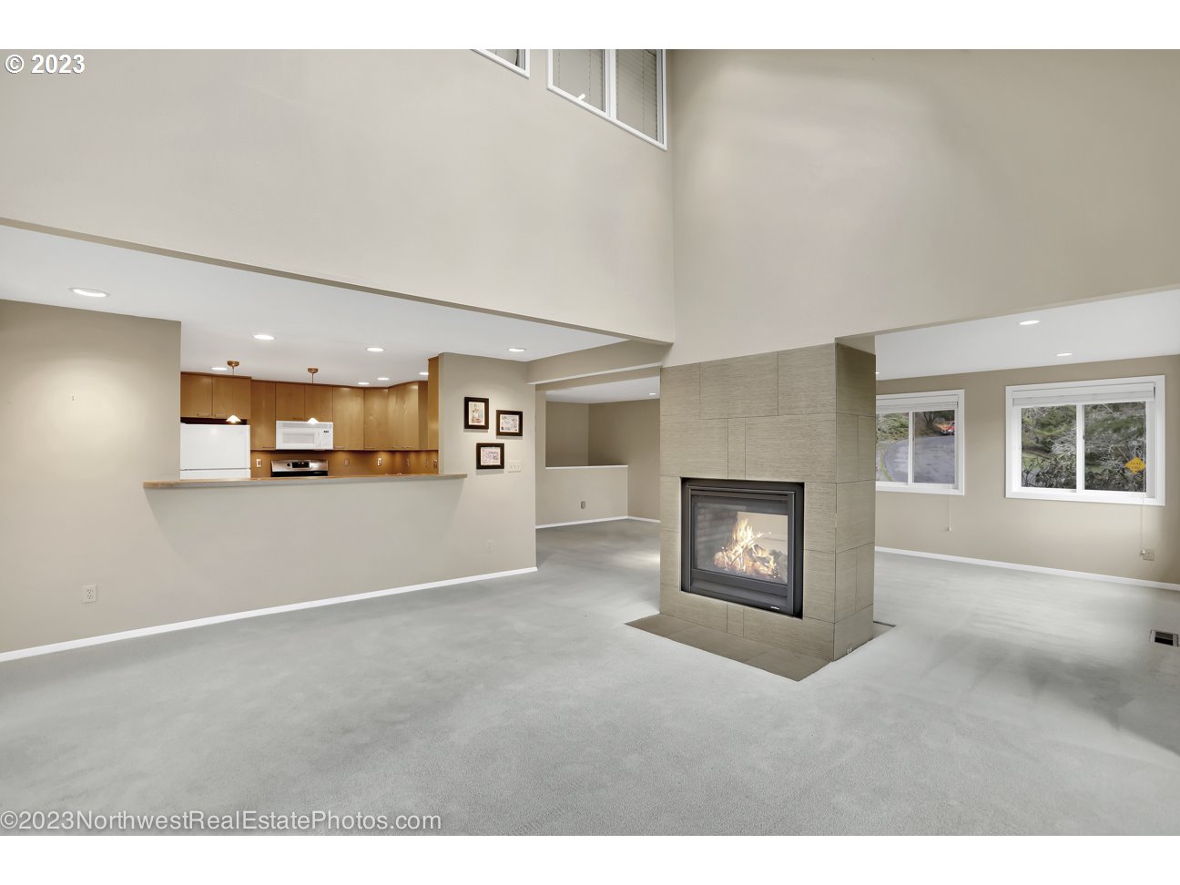 2975 Southwest Raleighview Drive Portland, OR 97225 - Photo 9 of 30 Family Room