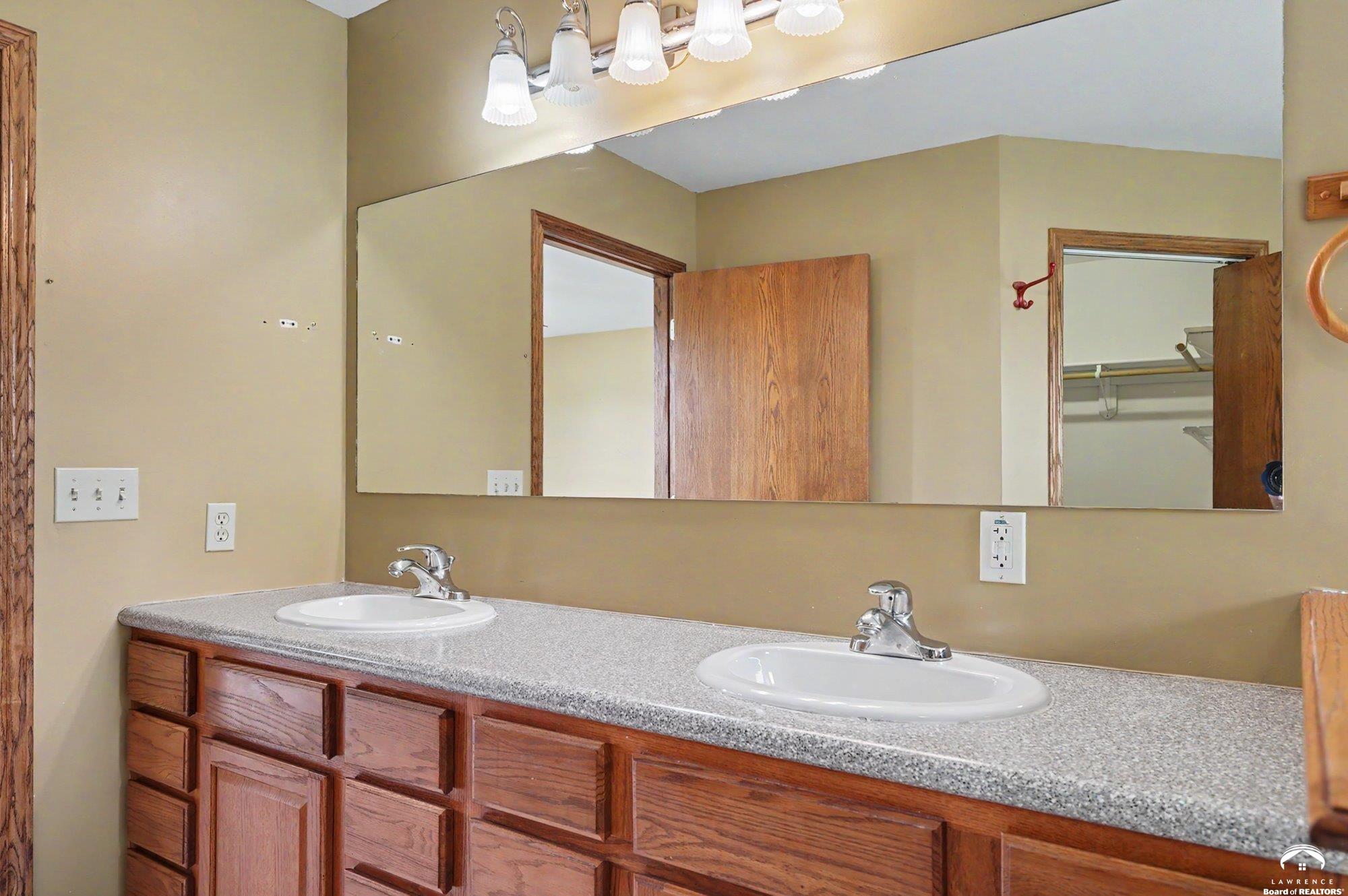 801 North 900 Road Lawrence, KS 66047 - Photo 29 of 61
