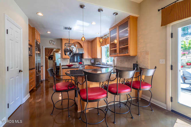 600 Rancho Road Thousand Oaks, CA 91362 - Photo 12 of 48 600 Rancho Rd Thousand Oaks CA-small-014