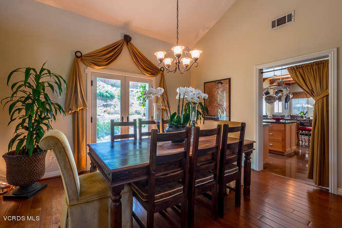 600 Rancho Road Thousand Oaks, CA 91362 - Photo 9 of 48 600 Rancho Rd Thousand Oaks CA-small-010