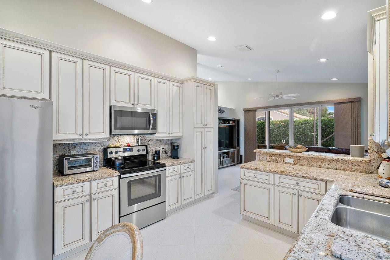 23302 Torre Circle Boca Raton, FL 33433 - Photo 3 of 39 Photo 3