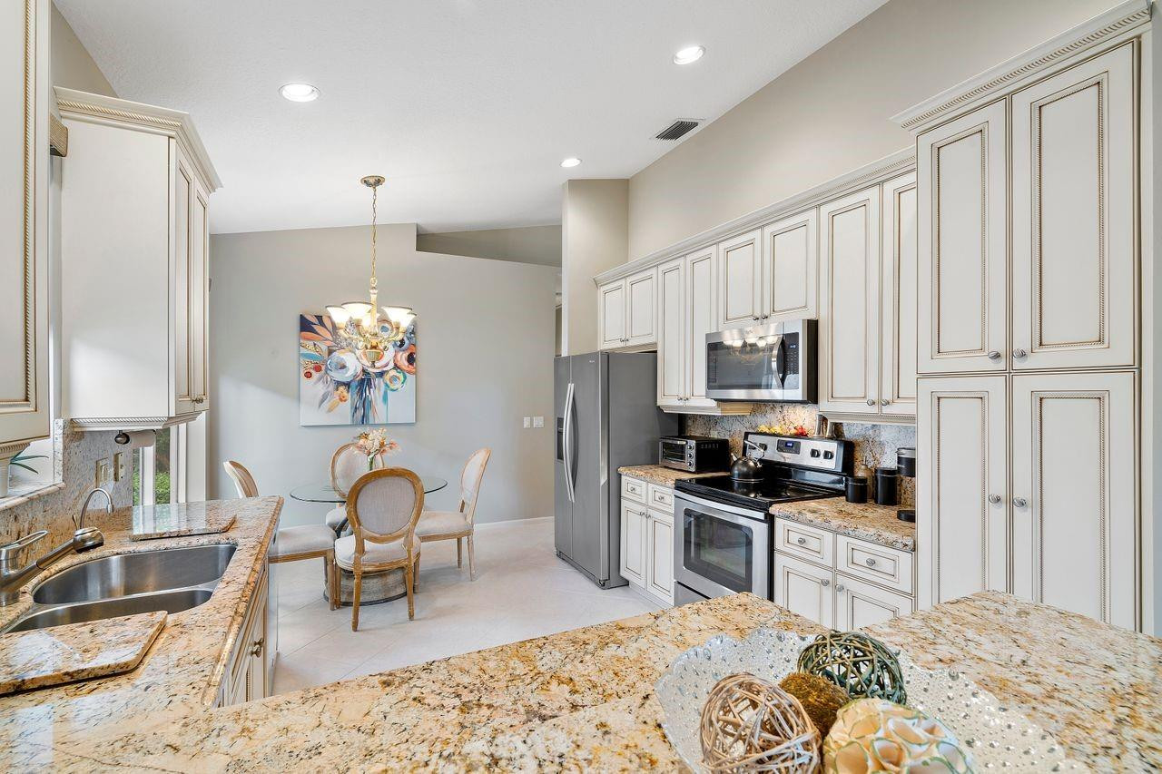 23302 Torre Circle Boca Raton, FL 33433 - Photo 5 of 39 Photo 5