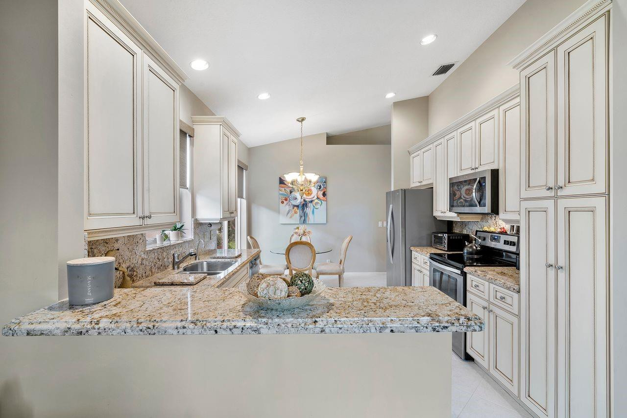 23302 Torre Circle Boca Raton, FL 33433 - Photo 6 of 39 Photo 6