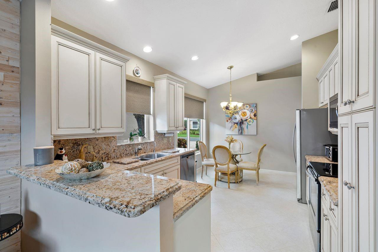 23302 Torre Circle Boca Raton, FL 33433 - Photo 7 of 39 Photo 7