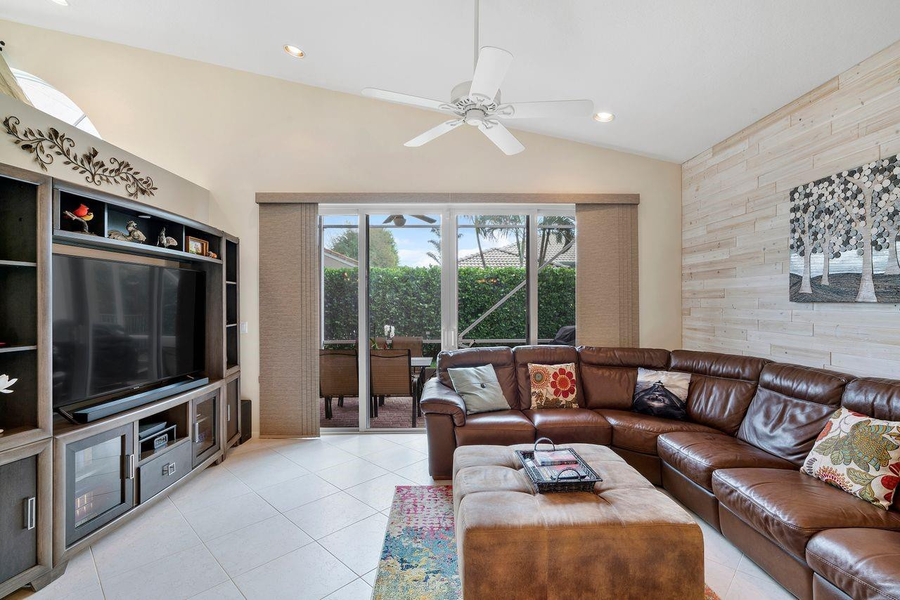 23302 Torre Circle Boca Raton, FL 33433 - Photo 9 of 39 Family Room