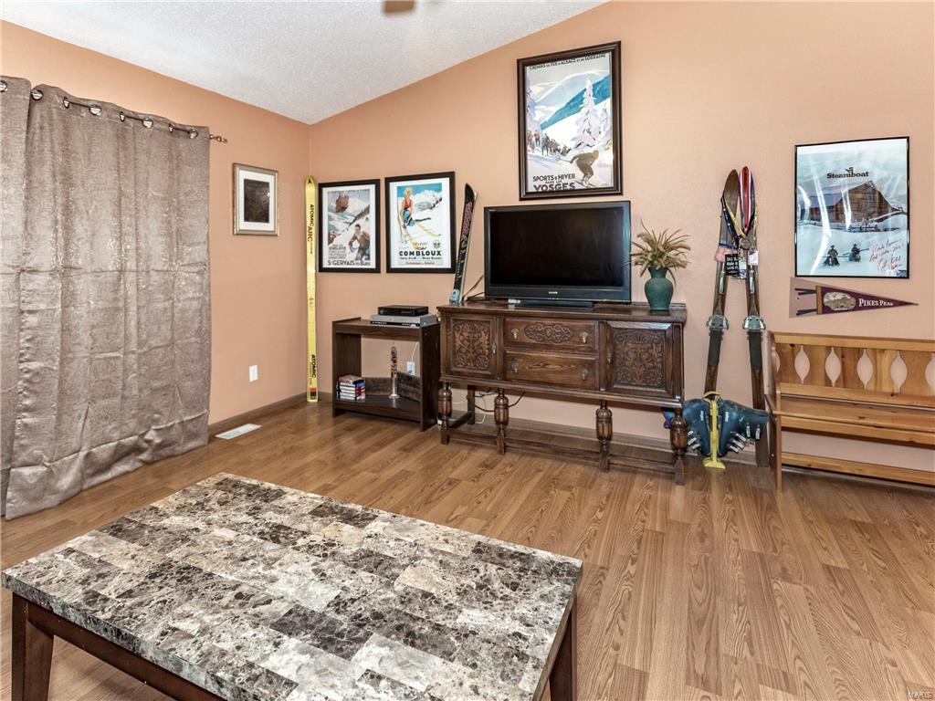 401 Copper Bend Road Maryville, IL 62062 - Photo 13 of 33 Gallery Image 13
