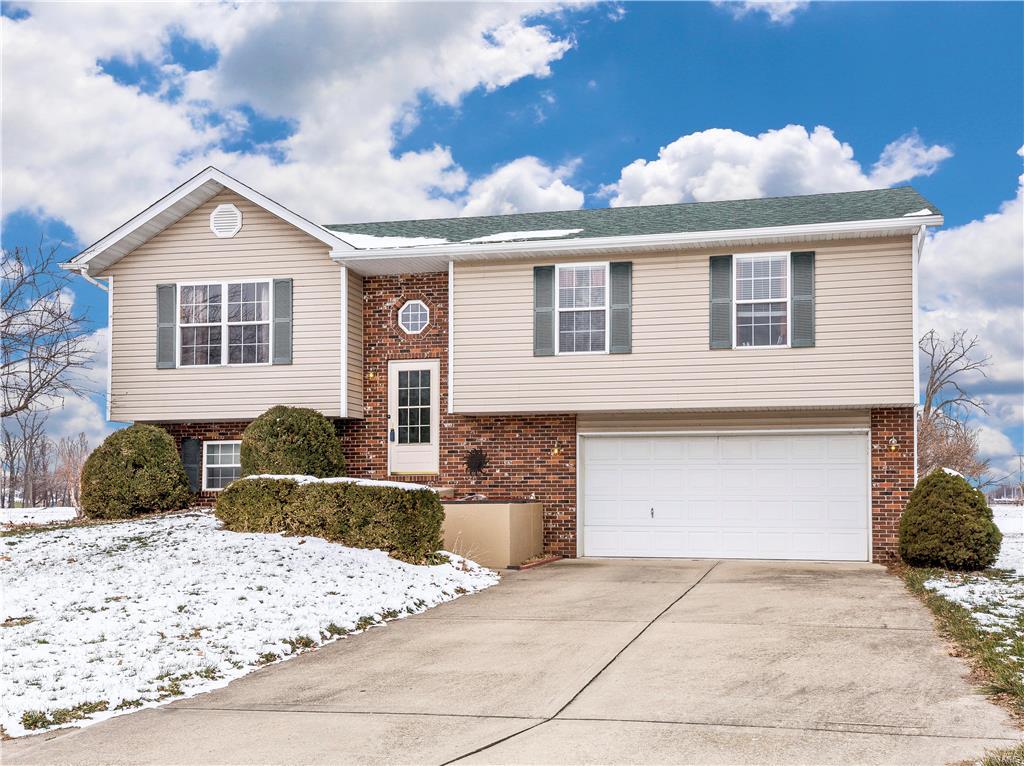 401 Copper Bend Road Maryville, IL 62062 - Photo 3 of 33 Gallery Image 3