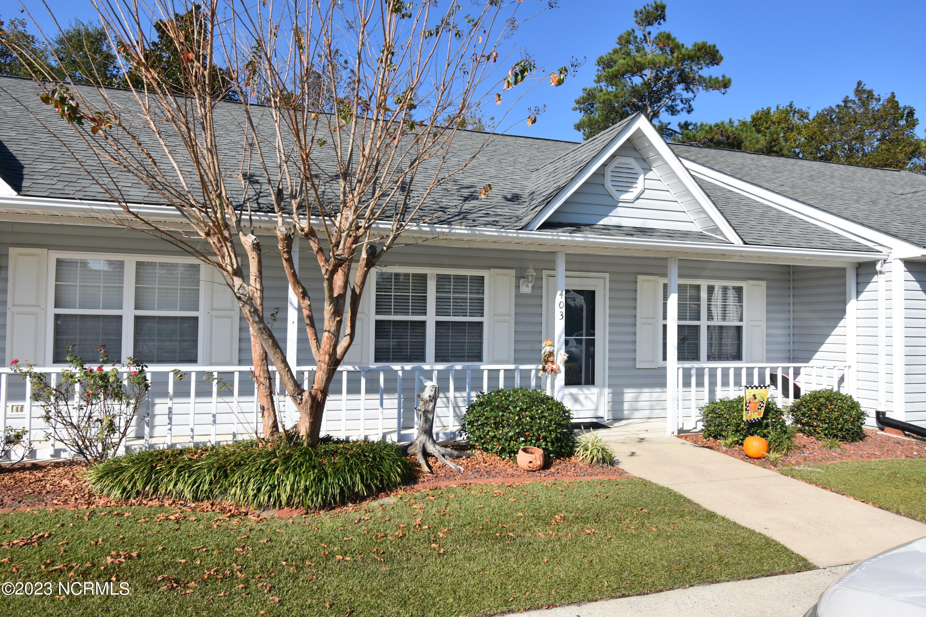 303 Barbour Road, Unit 403 Morehead City, NC 28557 - Photo 1 of 26 Front view