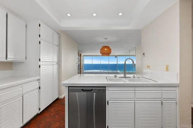 $1,399,000 | 1200 Harbor Drive, Unit 16B, Oceanside, CA 92054