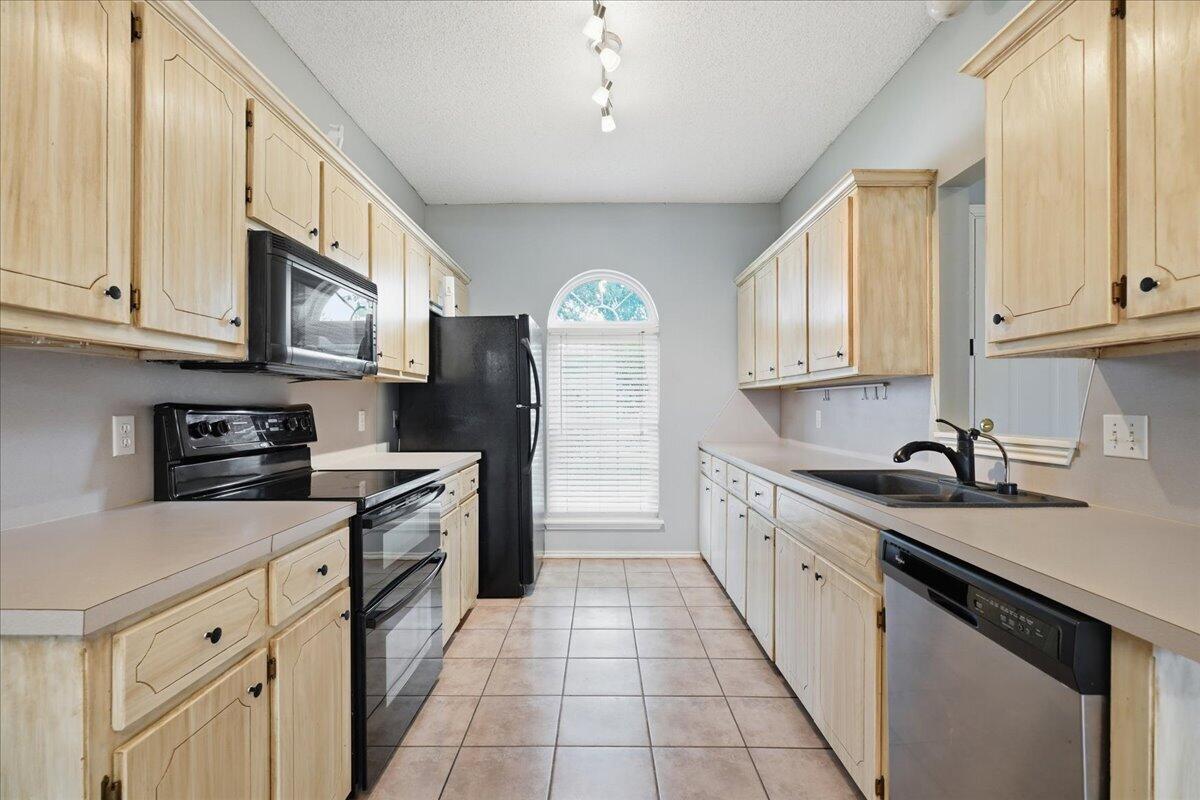 6113 7th Street Lubbock, TX 79416 - Photo 8 of 30 08-6113_7th_st_010