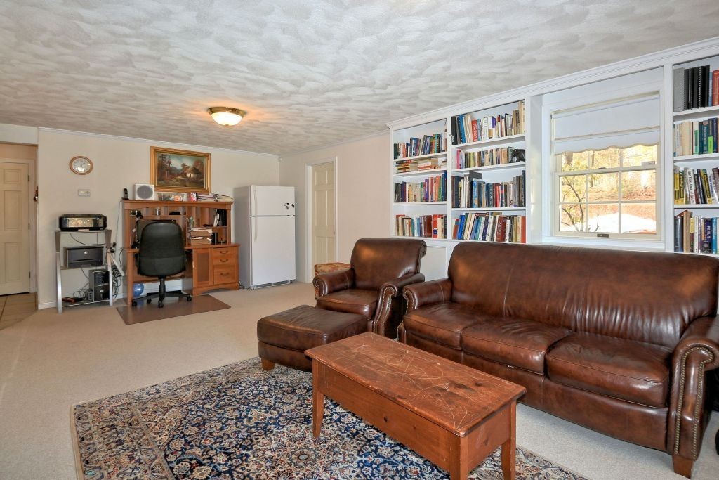 29 Oxbow Road Wayland, MA 01778 - Photo 16 of 21