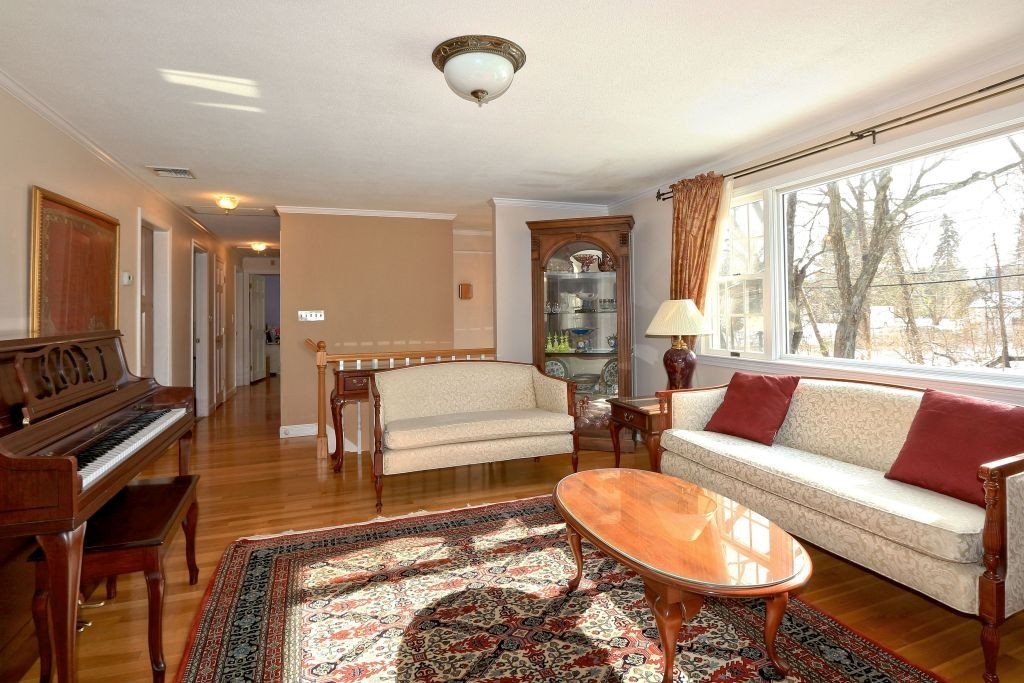 29 Oxbow Road Wayland, MA 01778 - Photo 9 of 21