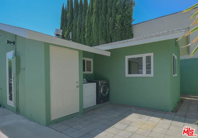 $2,749 | 2657 Piedmont Avenue, Montrose, CA 91020