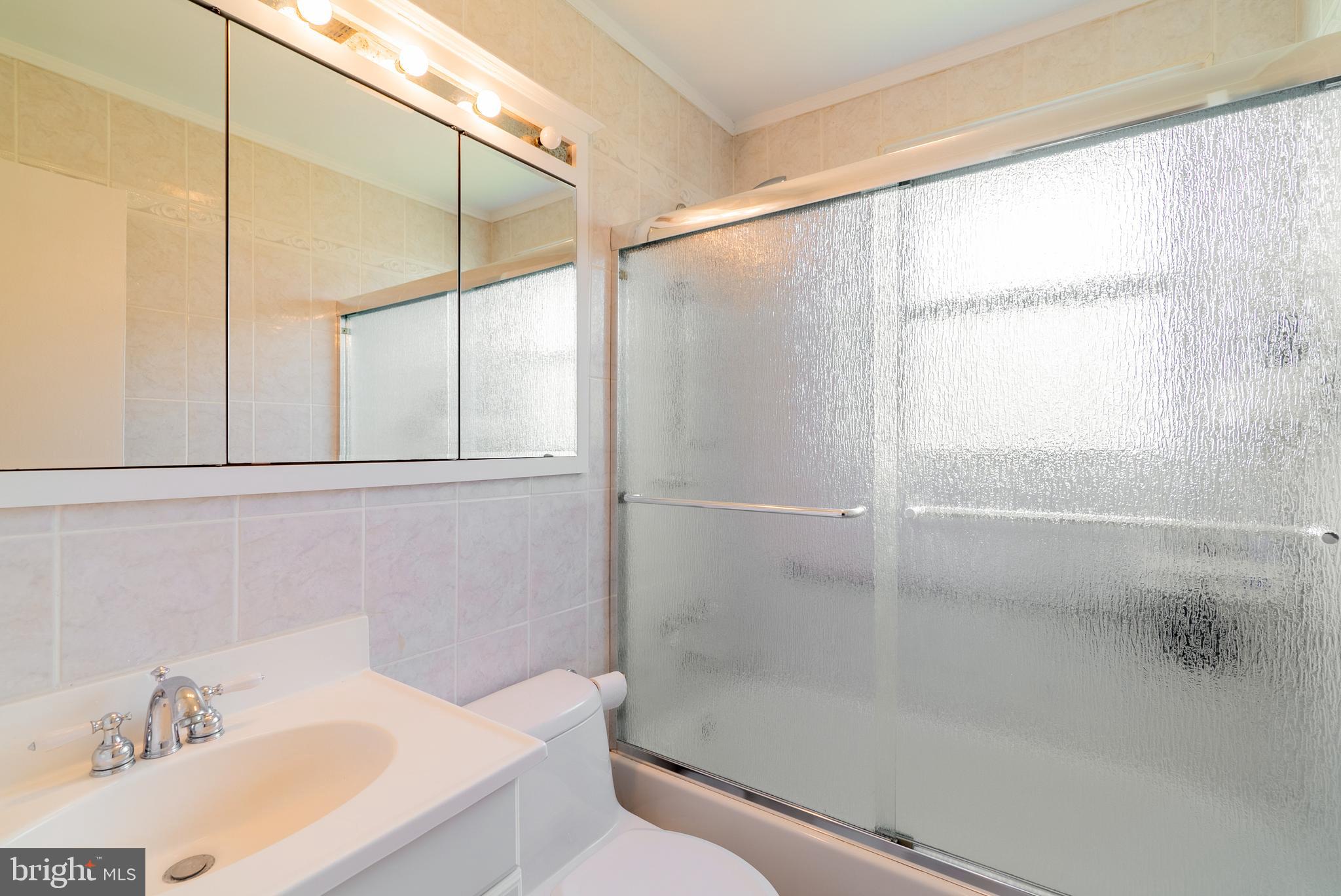 40 Corson Road Conshohocken, PA 19428 - Photo 17 of 26 Bathroom 1
