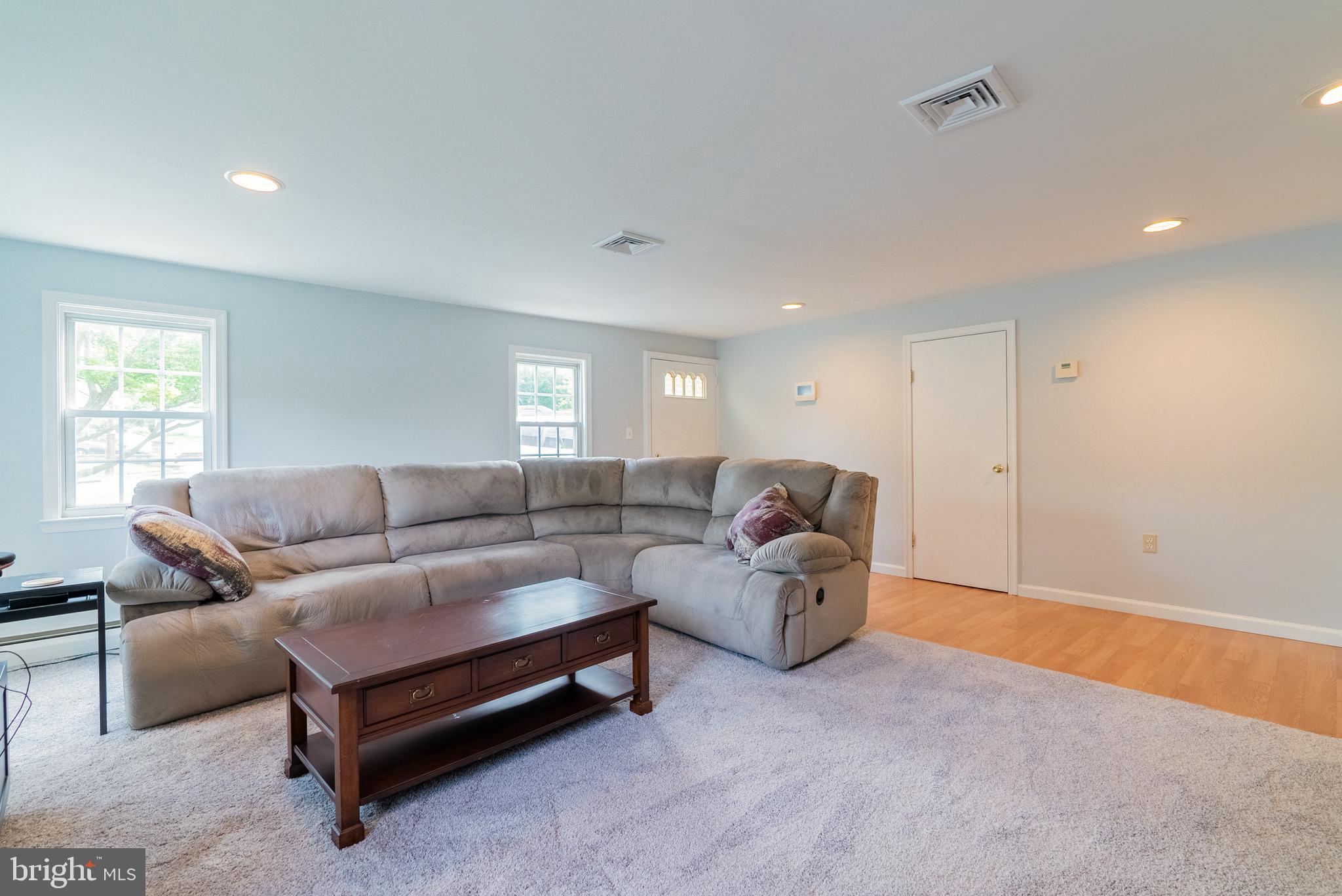 40 Corson Road Conshohocken, PA 19428 - Photo 5 of 26 Living Room